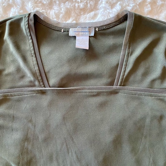 Light weight two piece blouse and long skirt set khaki color SIZE M/L fits large - Picture 3 of 7
